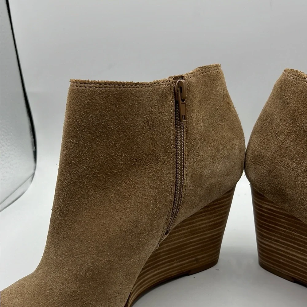 NEW Lucky Brand‎ Sz 9 1/2 Yimmie Suede Tan Wedge Ankle Boot